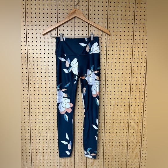 Athleta Floral Print Thighs - Picture 1 of 4